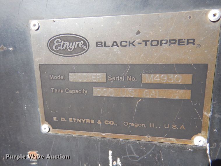 image for item LU9566 2005 Chevrolet C7500  oil distributor truck