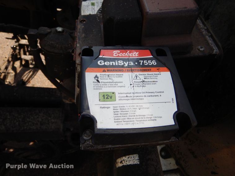 image for item LU9566 2005 Chevrolet C7500  oil distributor truck