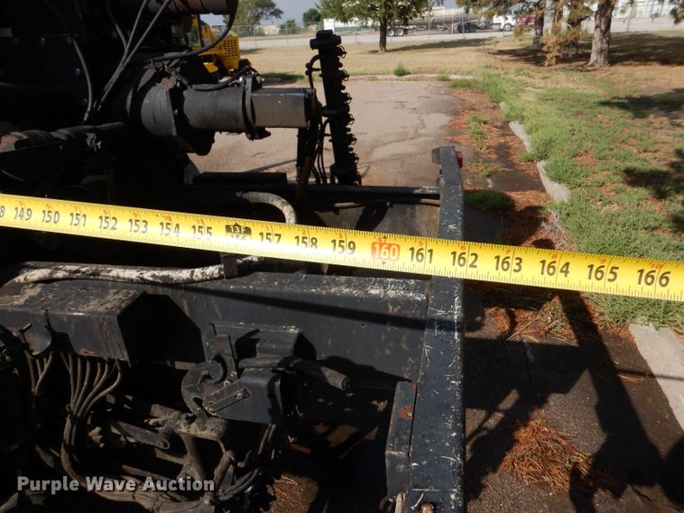 image for item LU9566 2005 Chevrolet C7500  oil distributor truck