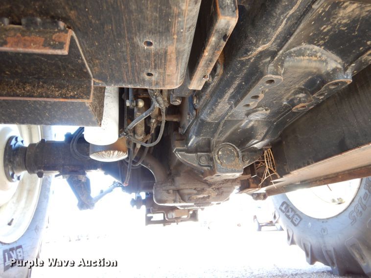 image for item LU9567 2009 New Holland T6020  MFWD tractor