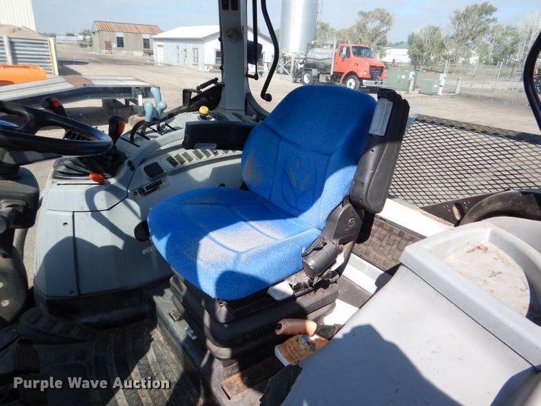 image for item LU9567 2009 New Holland T6020  MFWD tractor