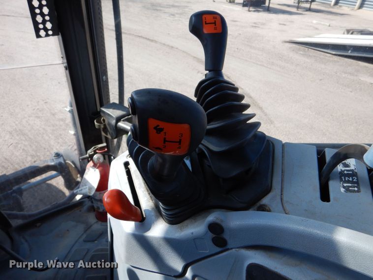 image for item LU9567 2009 New Holland T6020  MFWD tractor