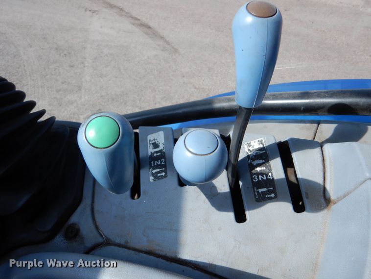 image for item LU9567 2009 New Holland T6020  MFWD tractor