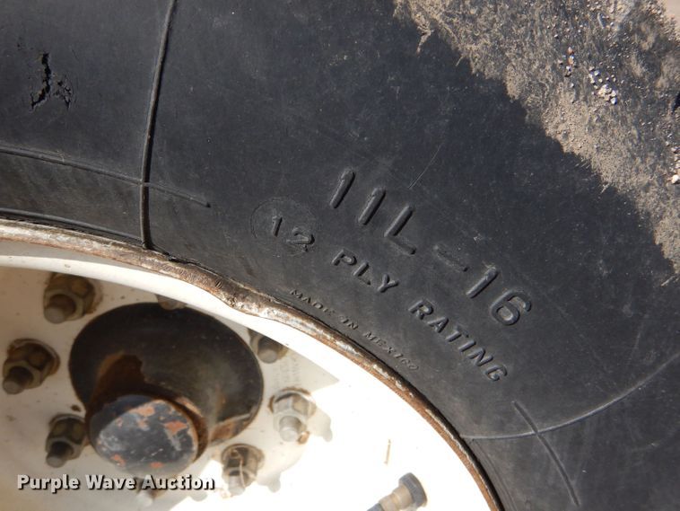 image for item LU9567 2009 New Holland T6020  MFWD tractor