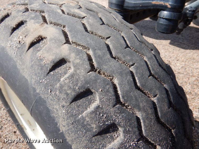 image for item LU9567 2009 New Holland T6020  MFWD tractor