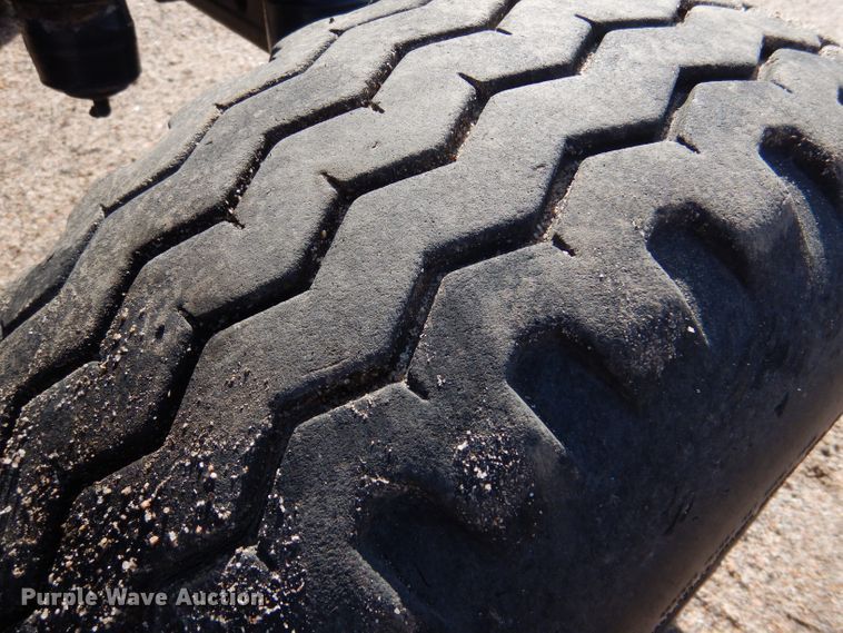 image for item LU9567 2009 New Holland T6020  MFWD tractor