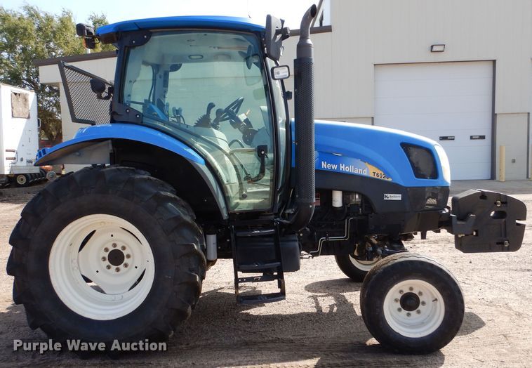 image for item LU9568 2009 New Holland T6020  tractor