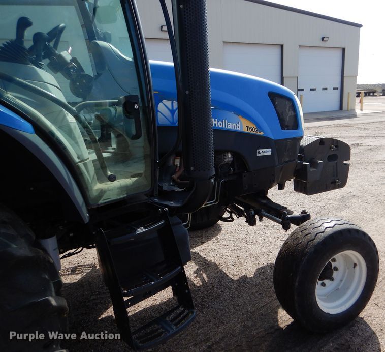 image for item LU9568 2009 New Holland T6020  tractor