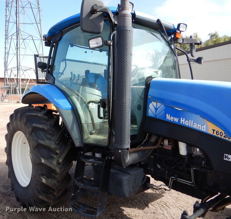 image for item LU9568 2009 New Holland T6020  tractor