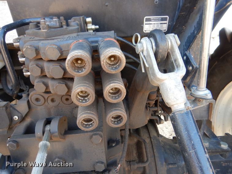 image for item LU9568 2009 New Holland T6020  tractor