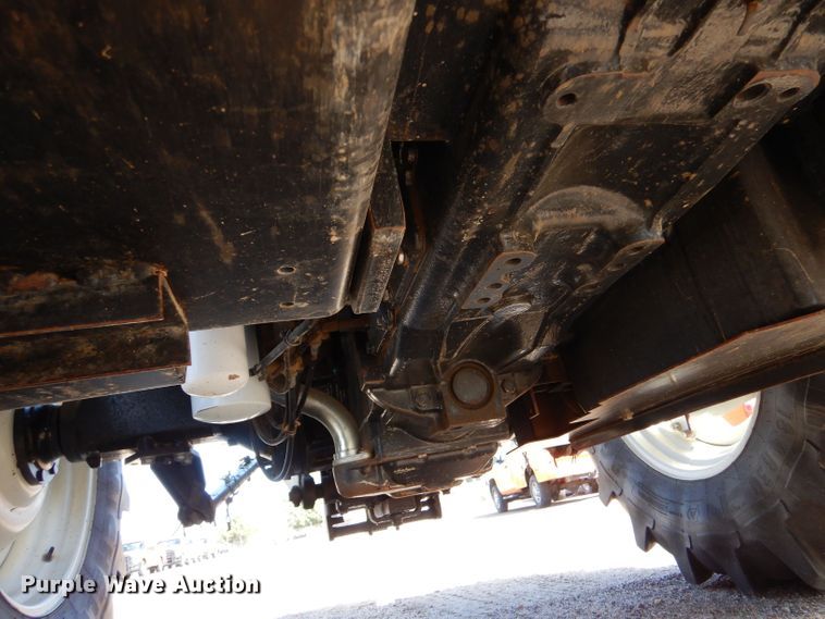 image for item LU9568 2009 New Holland T6020  tractor