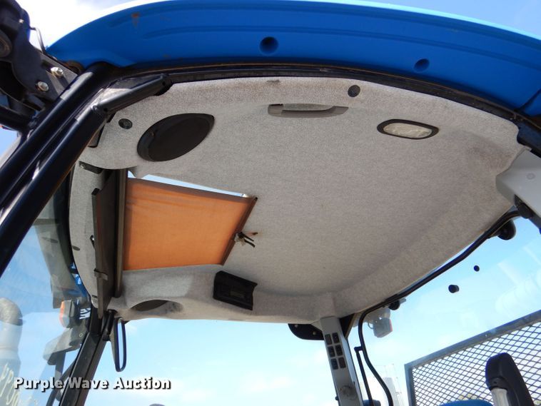 image for item LU9568 2009 New Holland T6020  tractor