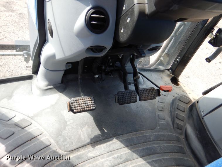 image for item LU9568 2009 New Holland T6020  tractor