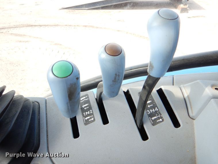 image for item LU9568 2009 New Holland T6020  tractor