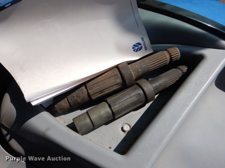 image for item LU9568 2009 New Holland T6020  tractor