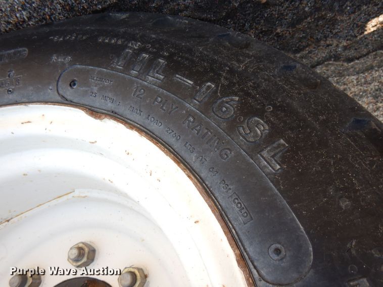 image for item LU9568 2009 New Holland T6020  tractor