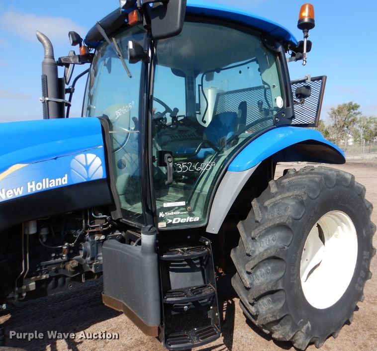 image for item LU9569 2009 New Holland T6020  tractor