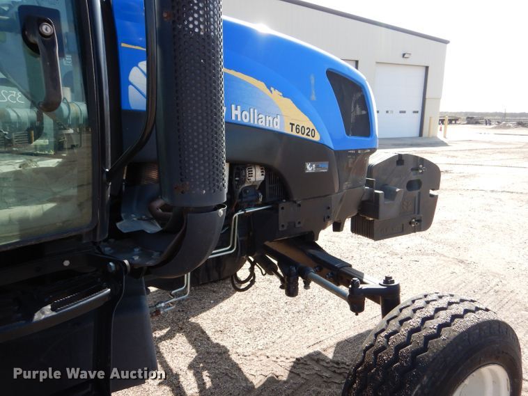 image for item LU9569 2009 New Holland T6020  tractor