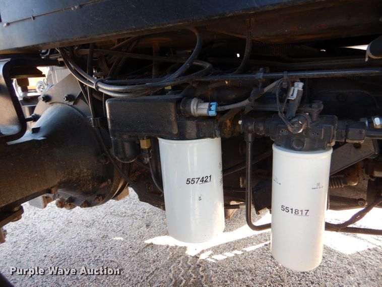 image for item LU9569 2009 New Holland T6020  tractor