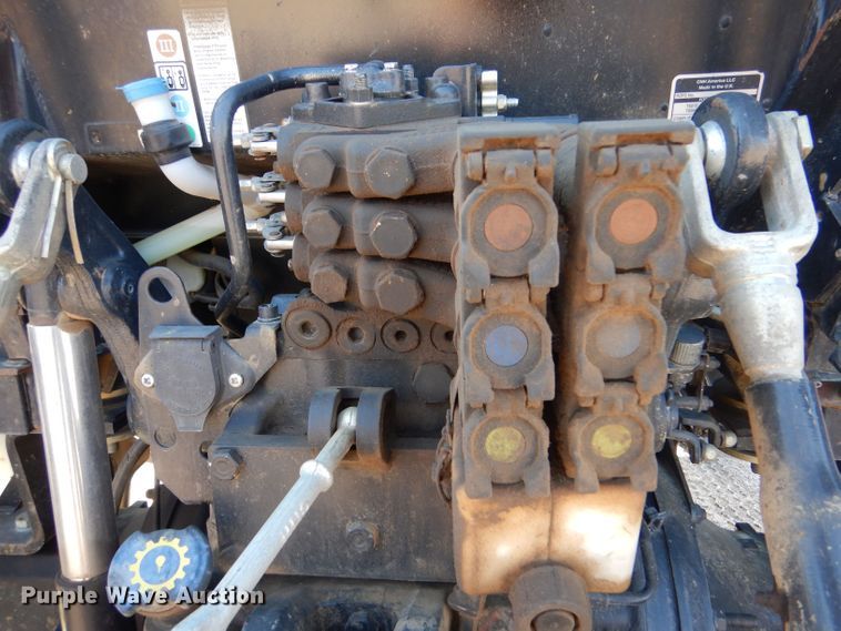 image for item LU9569 2009 New Holland T6020  tractor