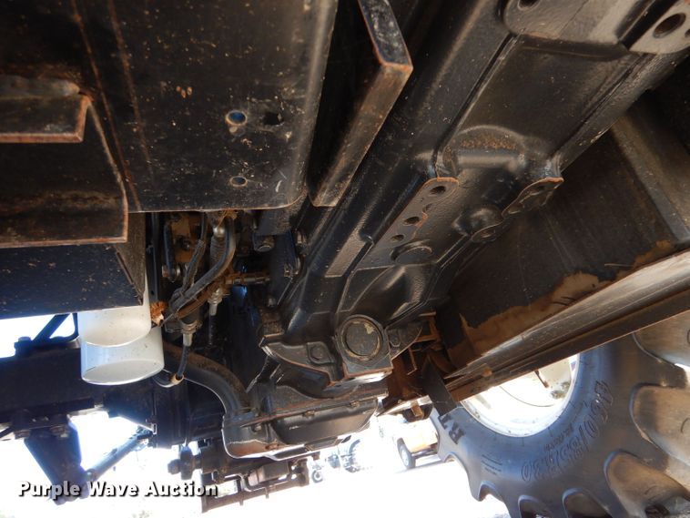 image for item LU9569 2009 New Holland T6020  tractor