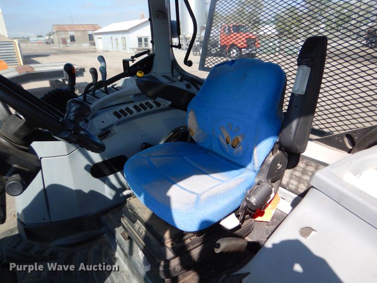 image for item LU9569 2009 New Holland T6020  tractor