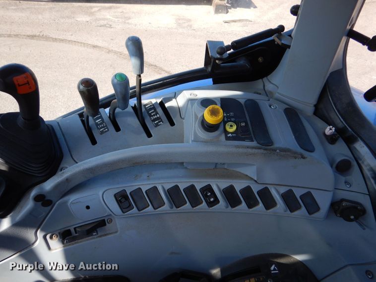 image for item LU9569 2009 New Holland T6020  tractor