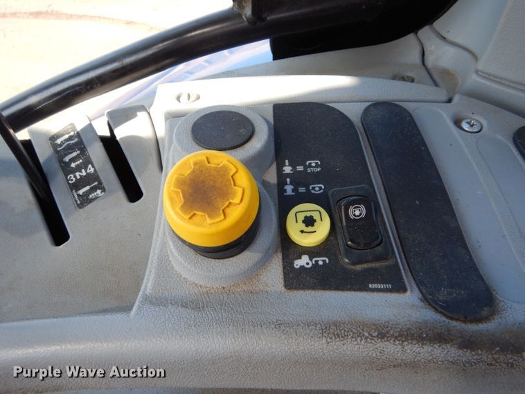 image for item LU9569 2009 New Holland T6020  tractor