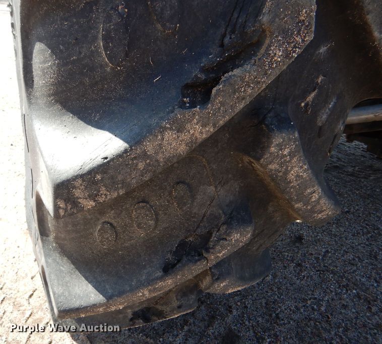 image for item LU9569 2009 New Holland T6020  tractor