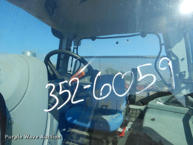 image for item LU9569 2009 New Holland T6020  tractor