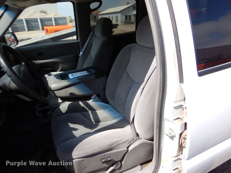 image for item LU9573 2006 Chevrolet Suburban 1500  SUV