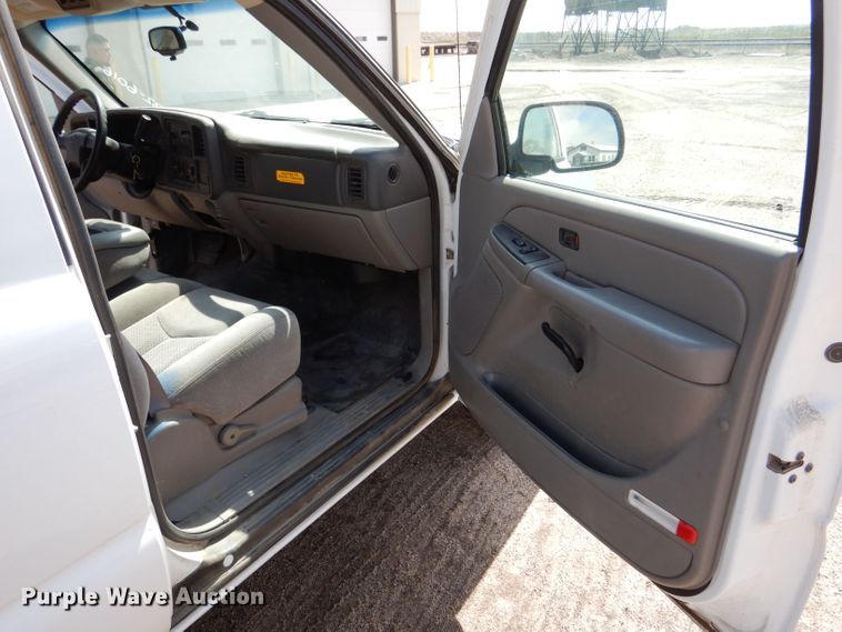 image for item LU9573 2006 Chevrolet Suburban 1500  SUV