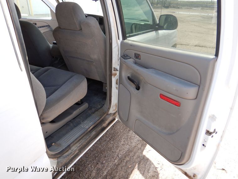 image for item LU9573 2006 Chevrolet Suburban 1500  SUV