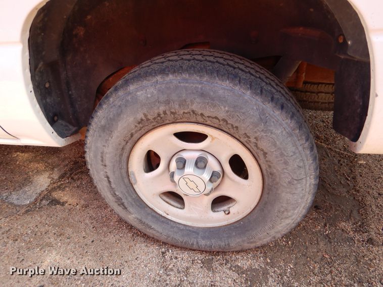 image for item LU9573 2006 Chevrolet Suburban 1500  SUV