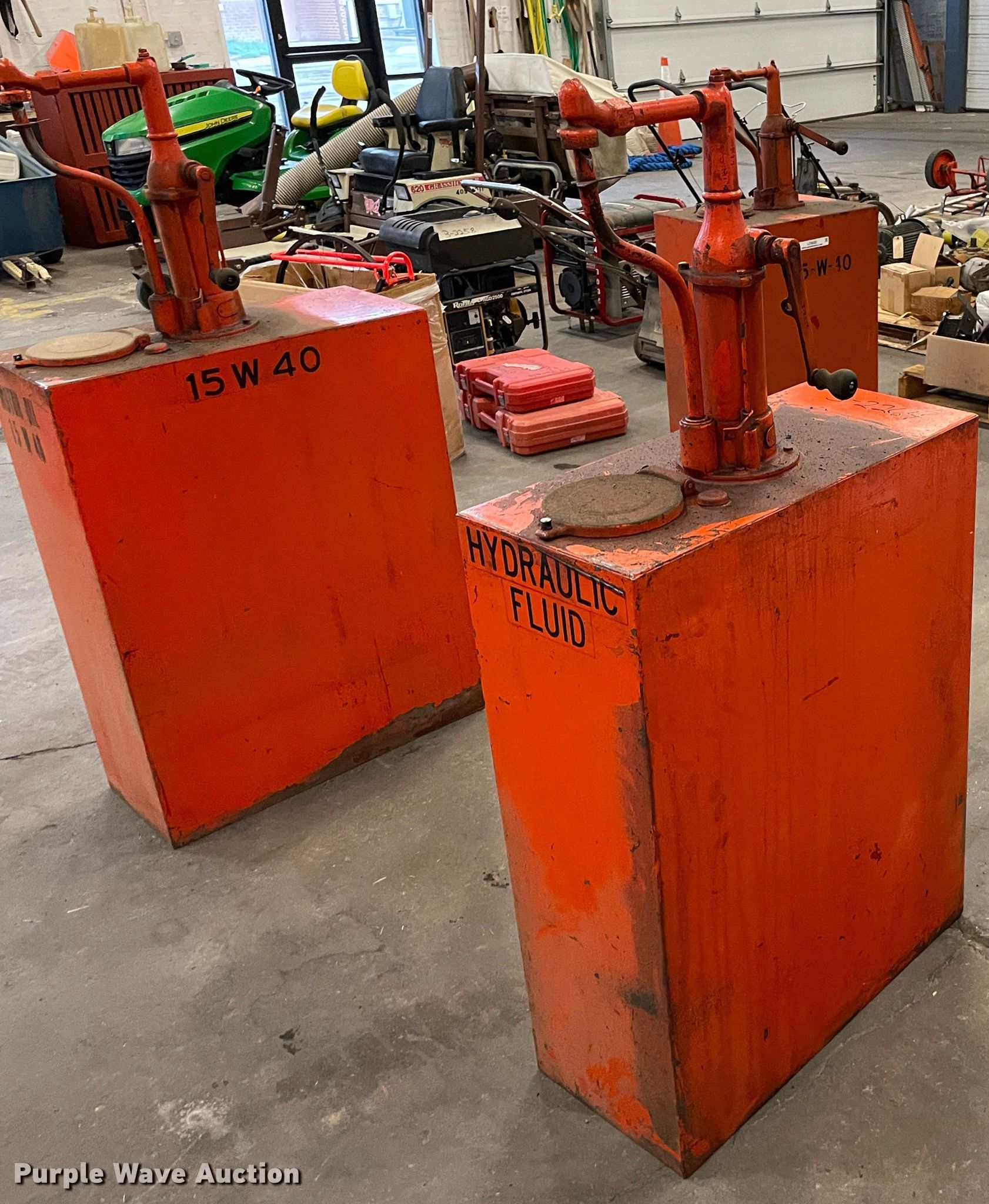 Oil tank in Norton, KS Item LC9025 sold Purple Wave