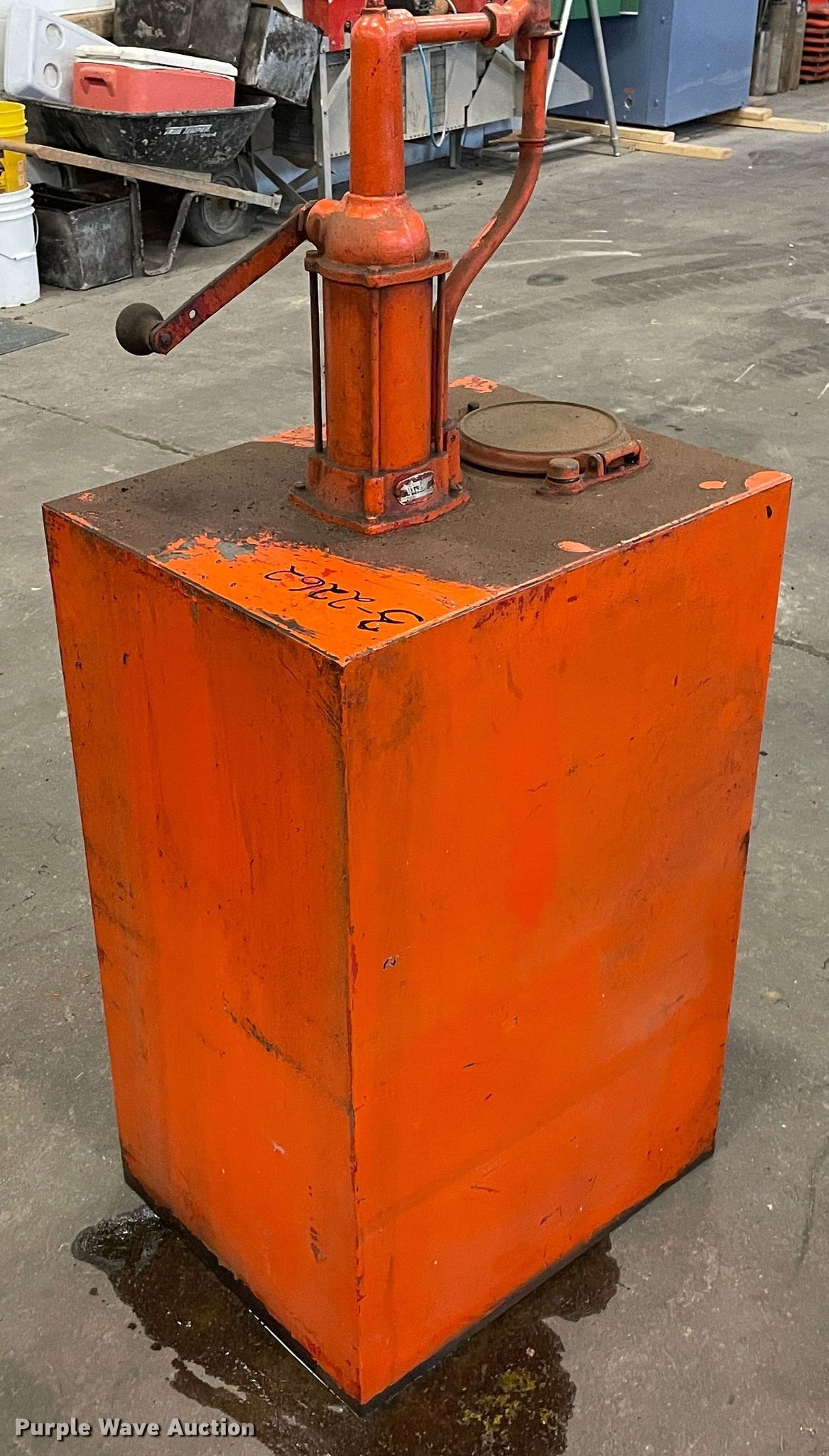 Oil tank in Norton, KS Item LC9032 sold Purple Wave