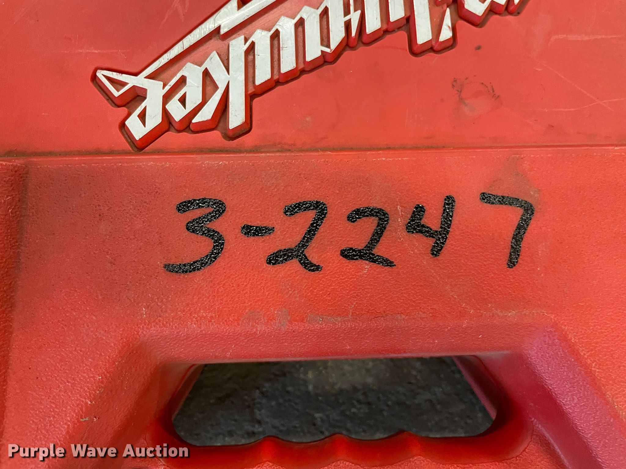 Tools in Norton, KS Item LU9535 sold Purple Wave