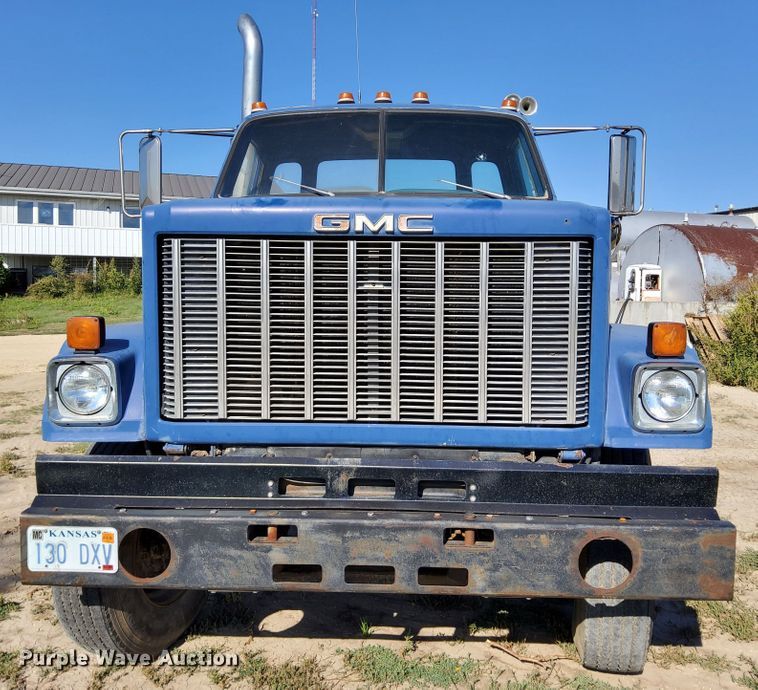 image for item DJ6132 1984 GMC Brigadier  semi truck