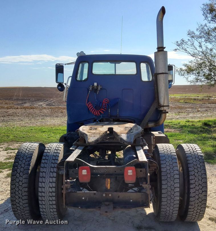 image for item DJ6132 1984 GMC Brigadier  semi truck