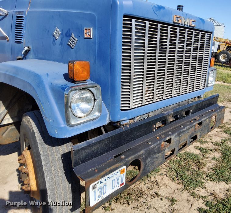 image for item DJ6132 1984 GMC Brigadier  semi truck