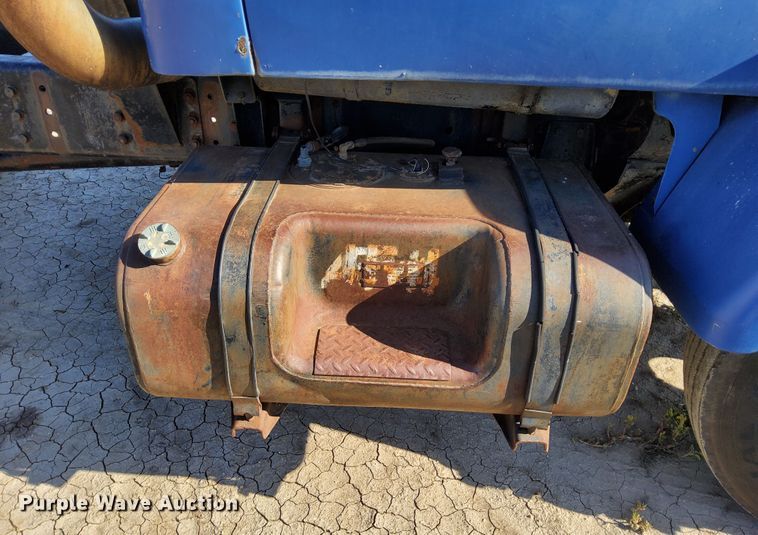 image for item DJ6132 1984 GMC Brigadier  semi truck