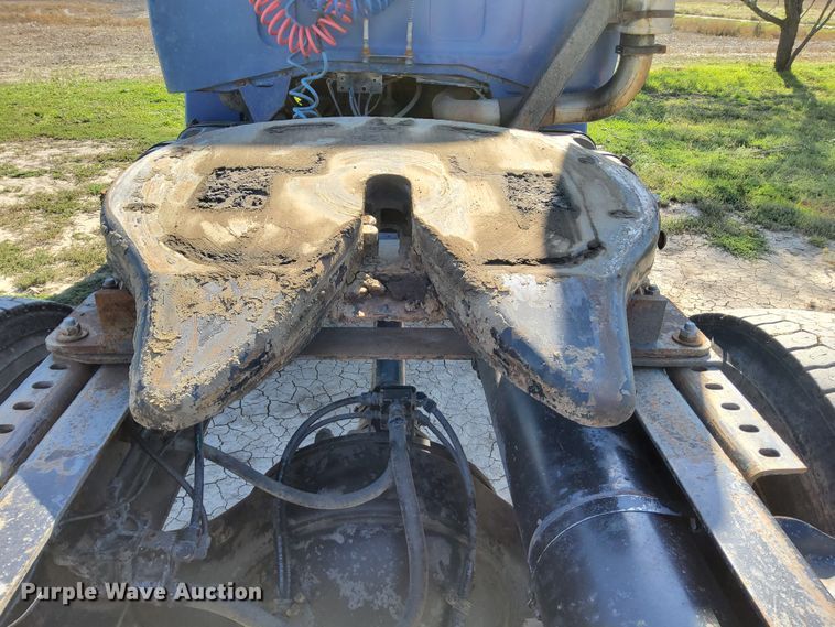 image for item DJ6132 1984 GMC Brigadier  semi truck