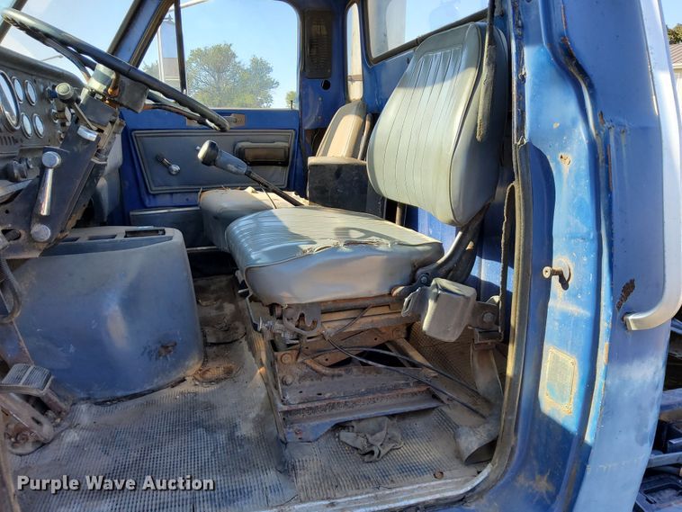 image for item DJ6132 1984 GMC Brigadier  semi truck