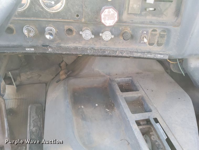 image for item DJ6132 1984 GMC Brigadier  semi truck