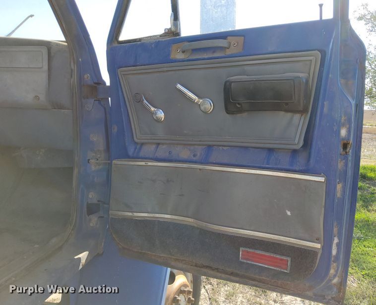 image for item DJ6132 1984 GMC Brigadier  semi truck