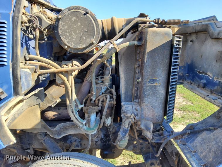 image for item DJ6132 1984 GMC Brigadier  semi truck