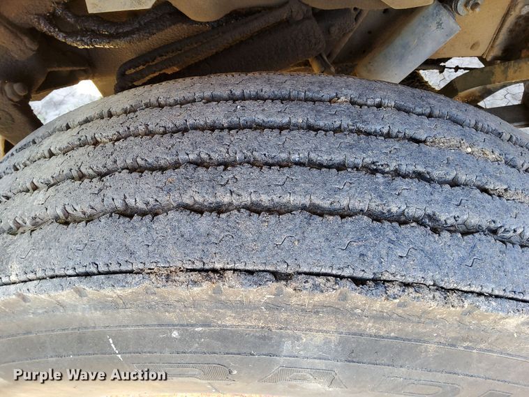 image for item DJ6132 1984 GMC Brigadier  semi truck