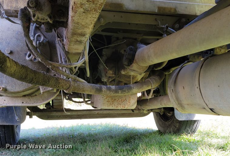 image for item DM8069 1995 International 4900  refuse truck