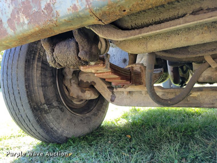 image for item DM8069 1995 International 4900  refuse truck