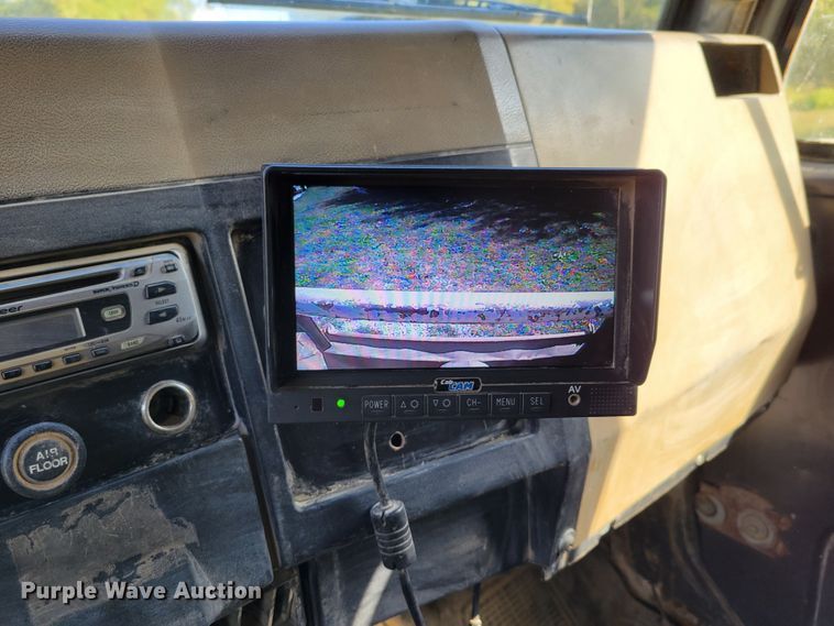 image for item DM8069 1995 International 4900  refuse truck